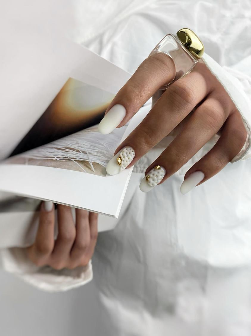 Unghii cu Gel - Modele Noi și Tendințe în 2024