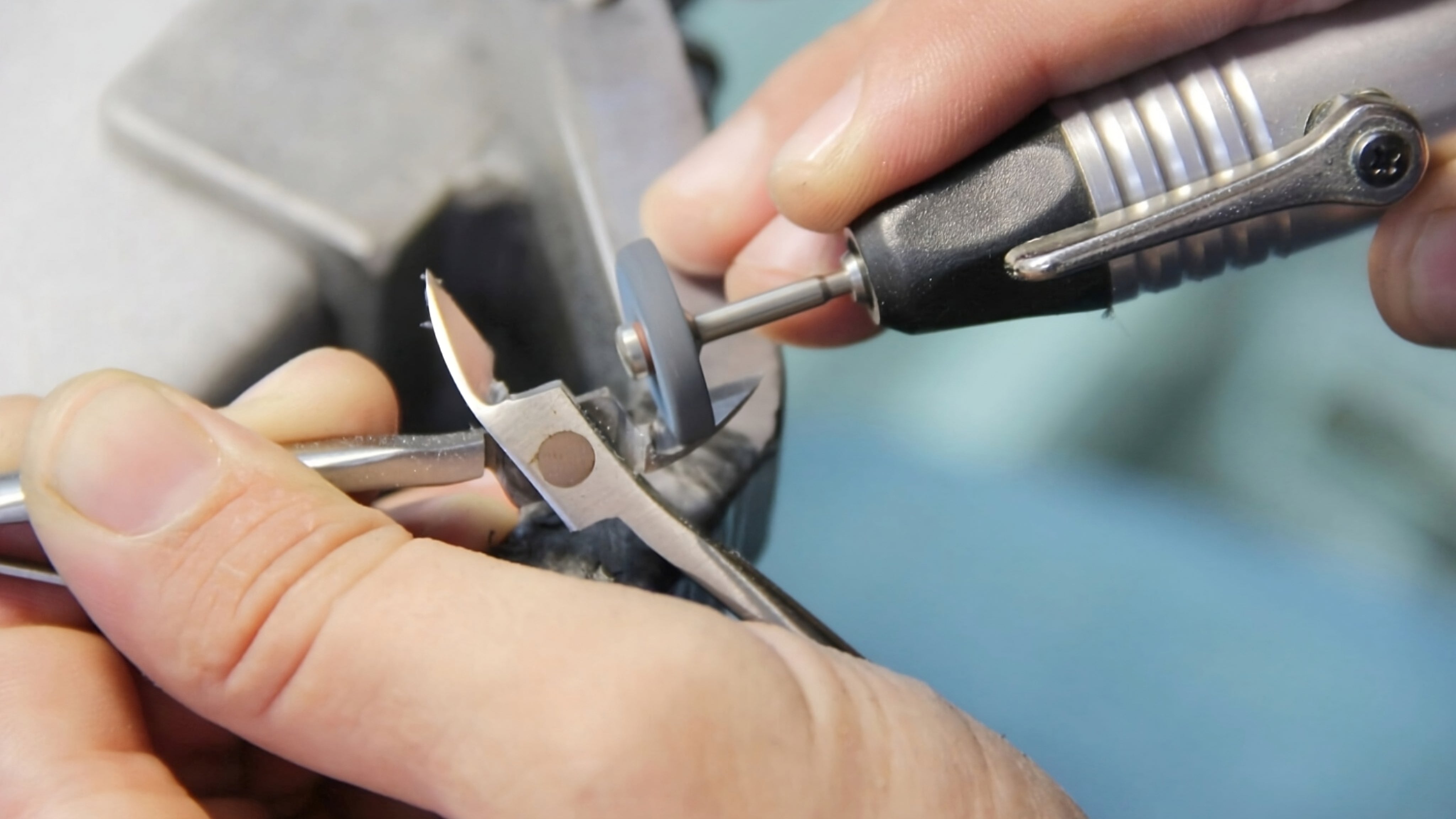 Ascuțirea instrumentarului de manichiură și pedichiură