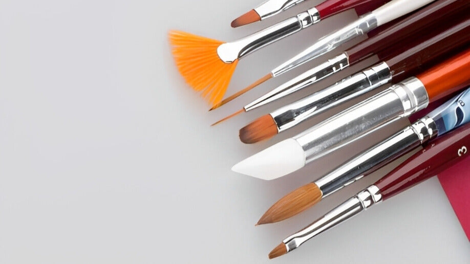 Tipuri de pensule în manichiură și la ce folosește fiecare