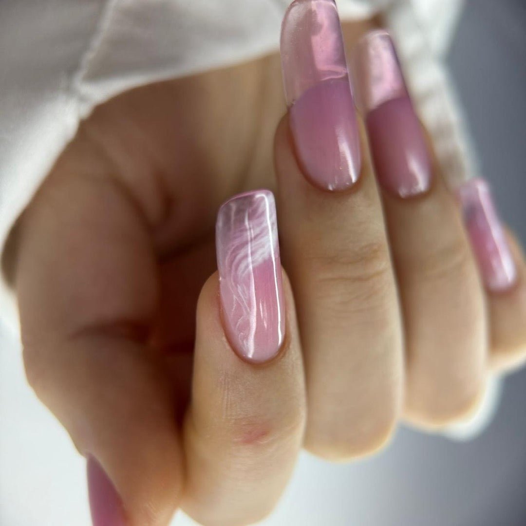 Manichiură realizată cu Polygel Glass 92 roz Annette Nails - unghii lungi cu efect de sticlă
