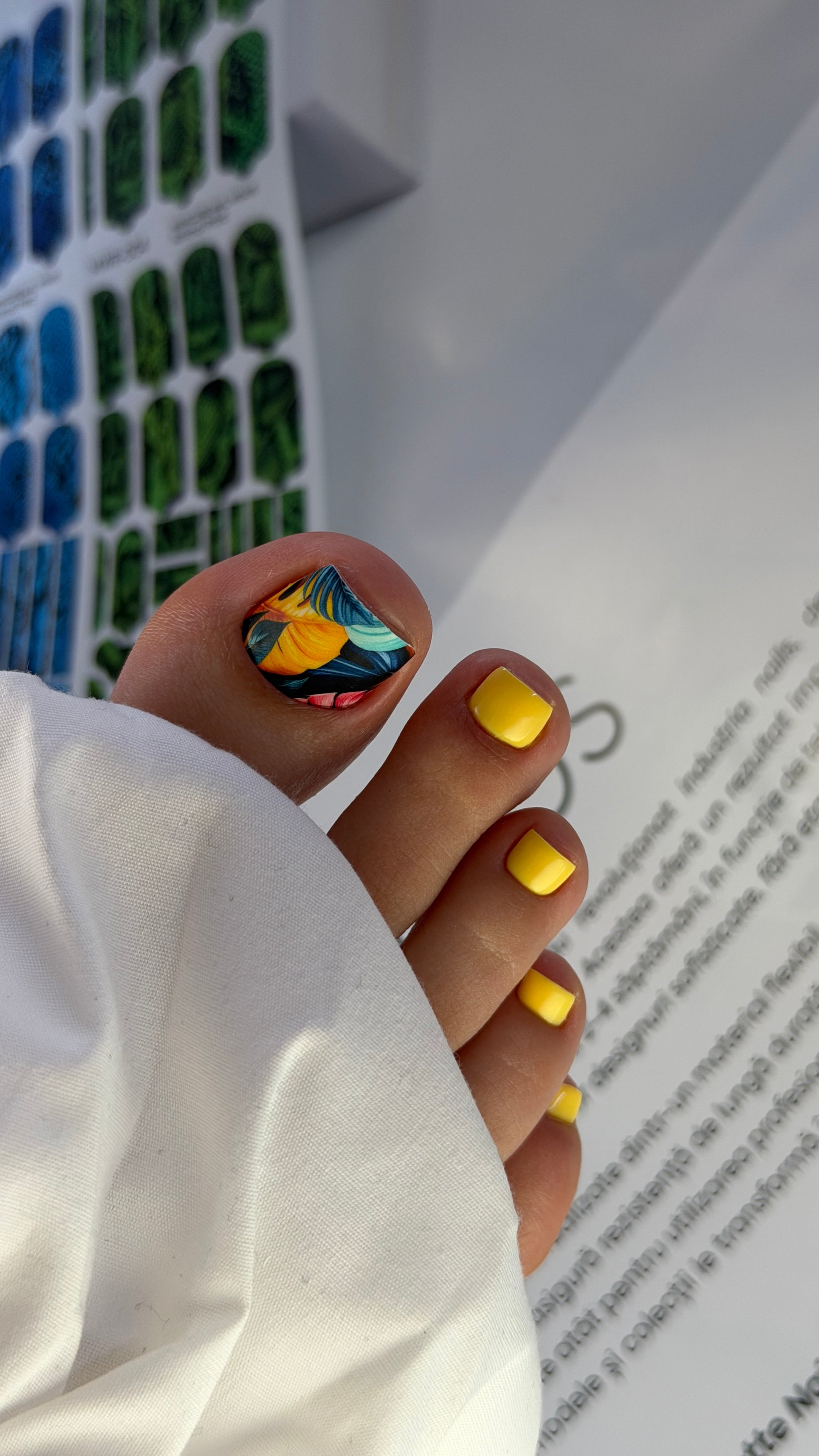 Wraps aplicate pe unghii picioare — Annette Nails